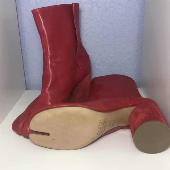 Iconic Mason Margiela Tabi Boots - Picture 2 of 3